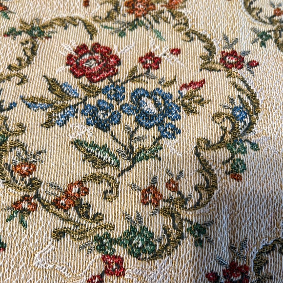 Vintage Italian made bedspread - Picture 6 of 7